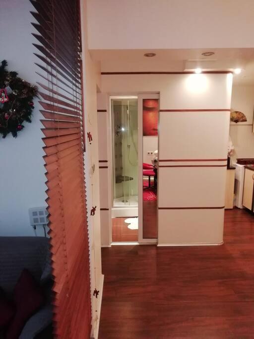 Sofia Zen - On Metro, Ultra Fast Wi-Fi Apartment Exterior photo