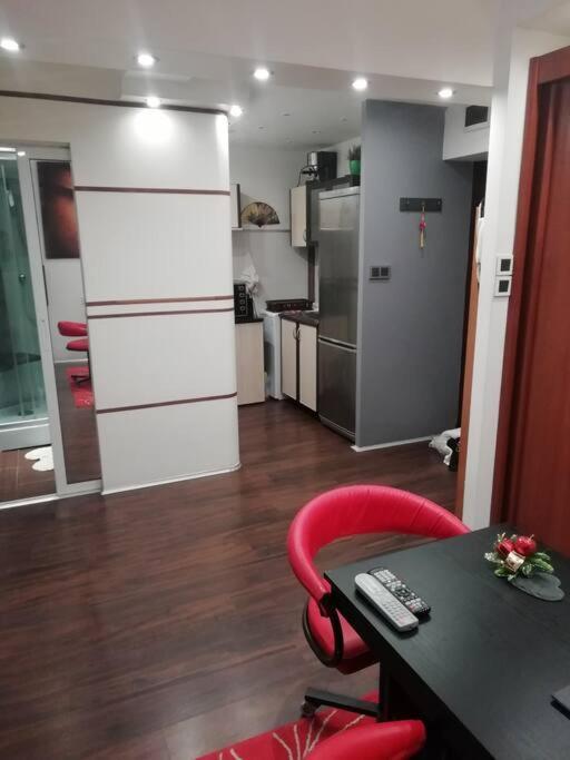 Sofia Zen - On Metro, Ultra Fast Wi-Fi Apartment Exterior photo
