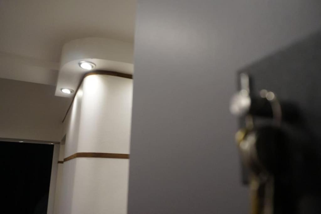 Sofia Zen - On Metro, Ultra Fast Wi-Fi Apartment Exterior photo